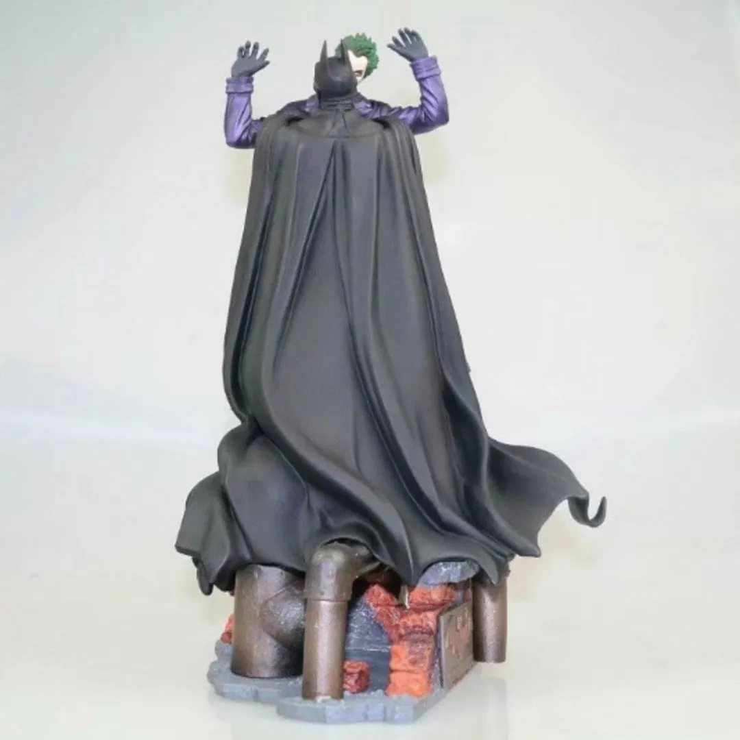 Batman vs. Joker Showdown Diorama | Arkham Batman vs. Joker PVC Collectible Statue