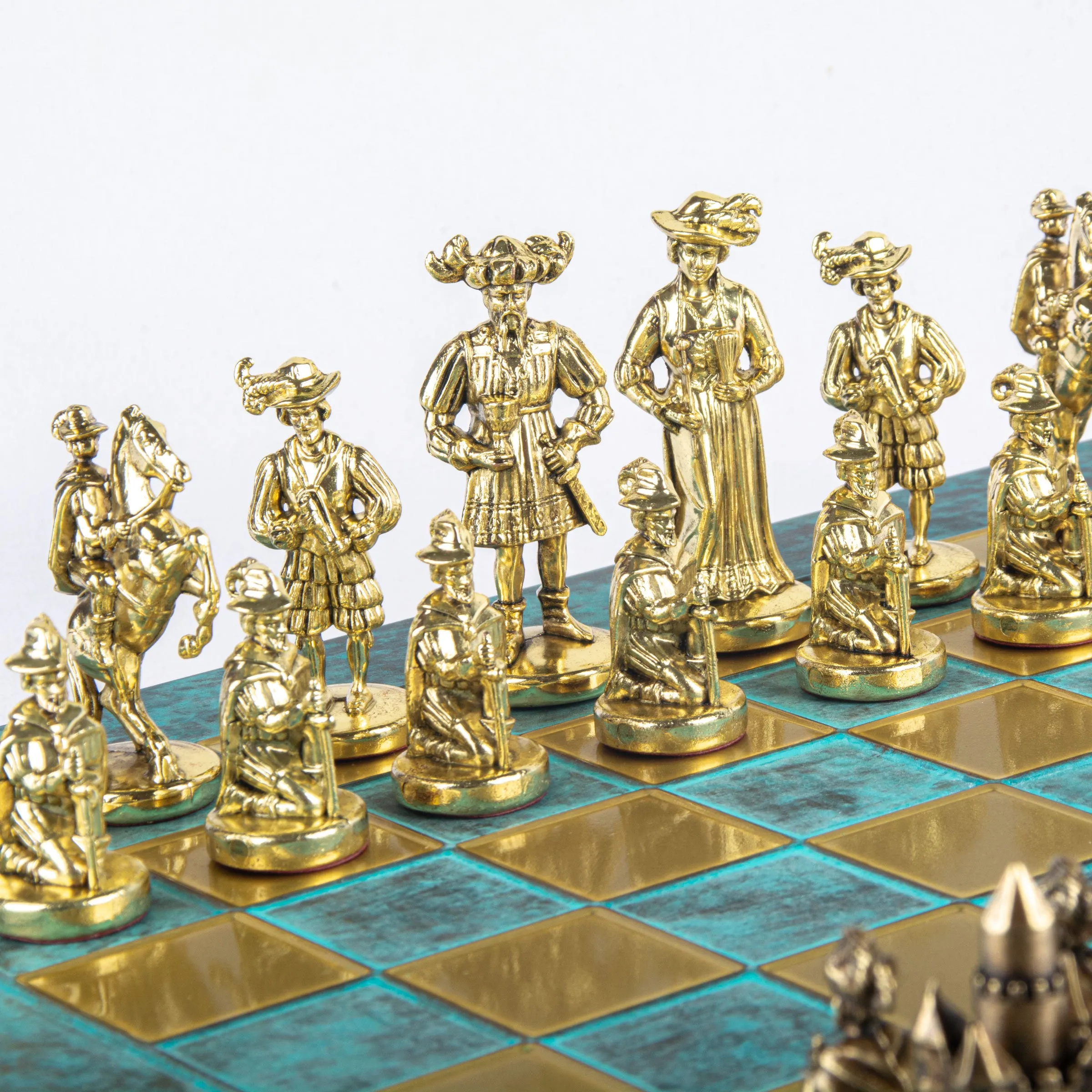 Handcrafted Medieval Knights Chess Set - Brown/Gold Chessmen with Bronze Chessboard (Large)