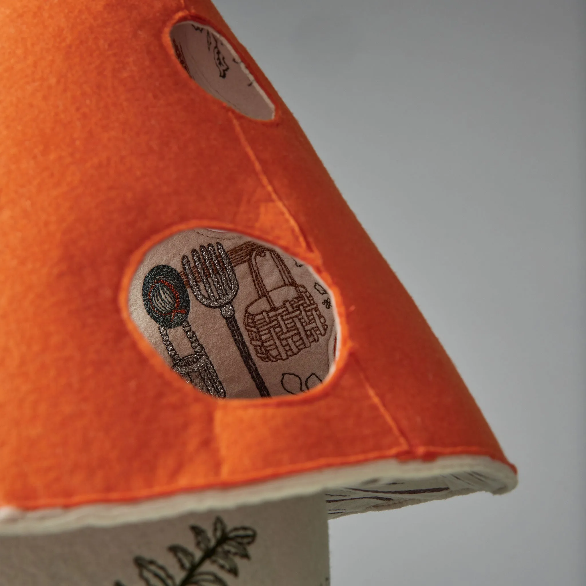 Mushroom House and Woodland Guests