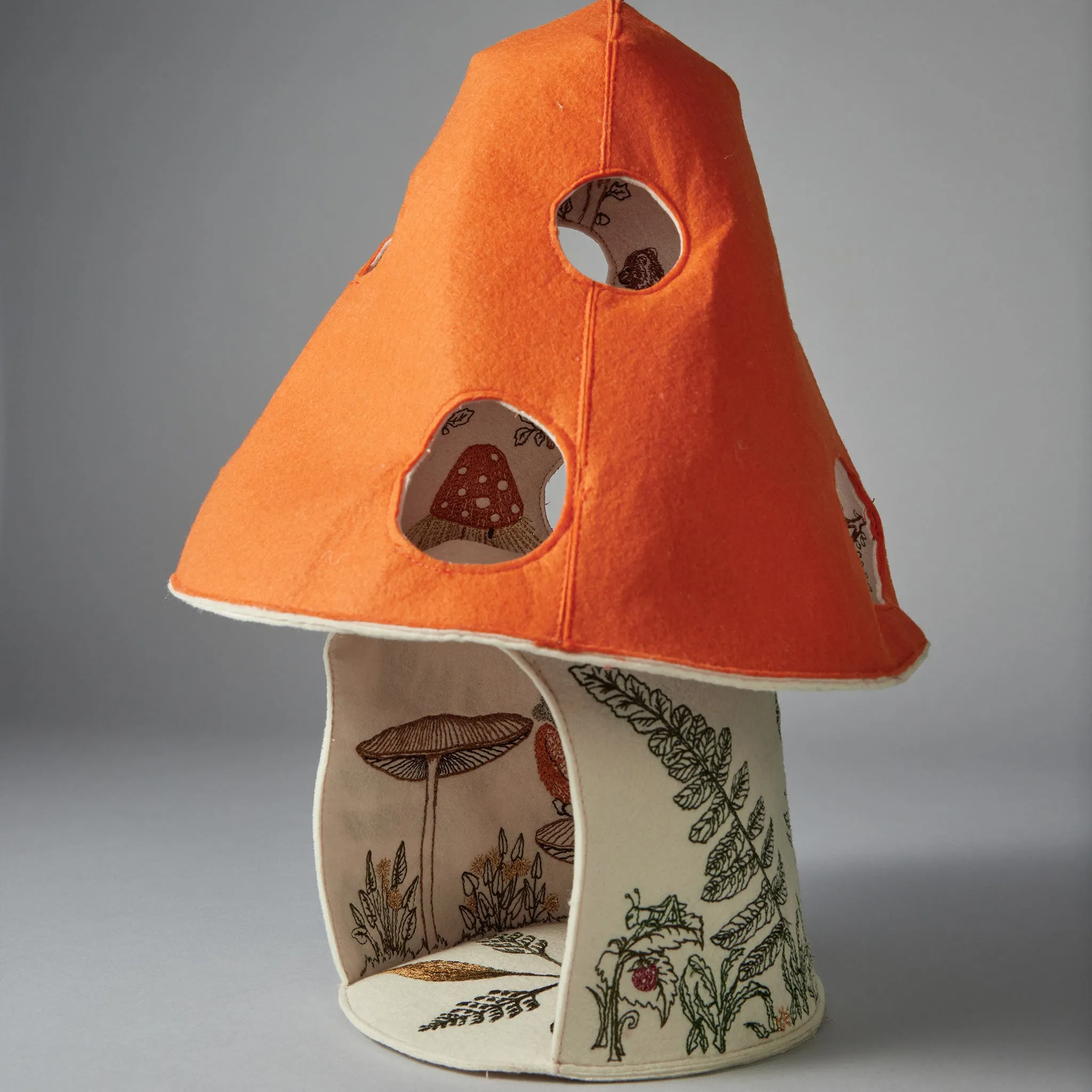 Mushroom House and Woodland Guests