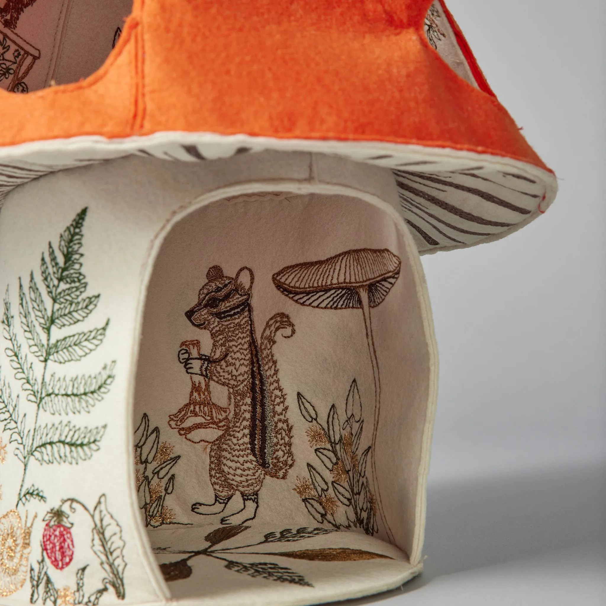 Mushroom House and Woodland Guests