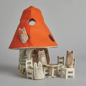 Mushroom House and Woodland Guests