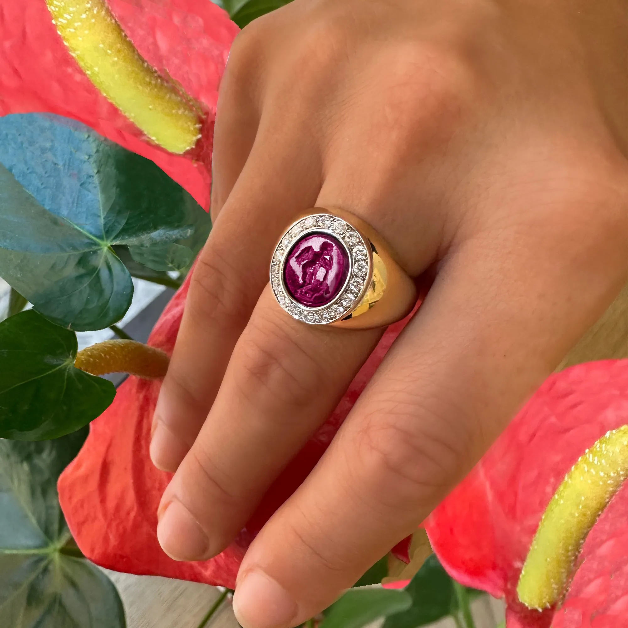 WINGED CUPID WITH A TORCH Authentic Ancient Roman Garnet Intaglio 1st-2nd Cent. AD 18 Kt gold ring 0.70 Cts Diamonds